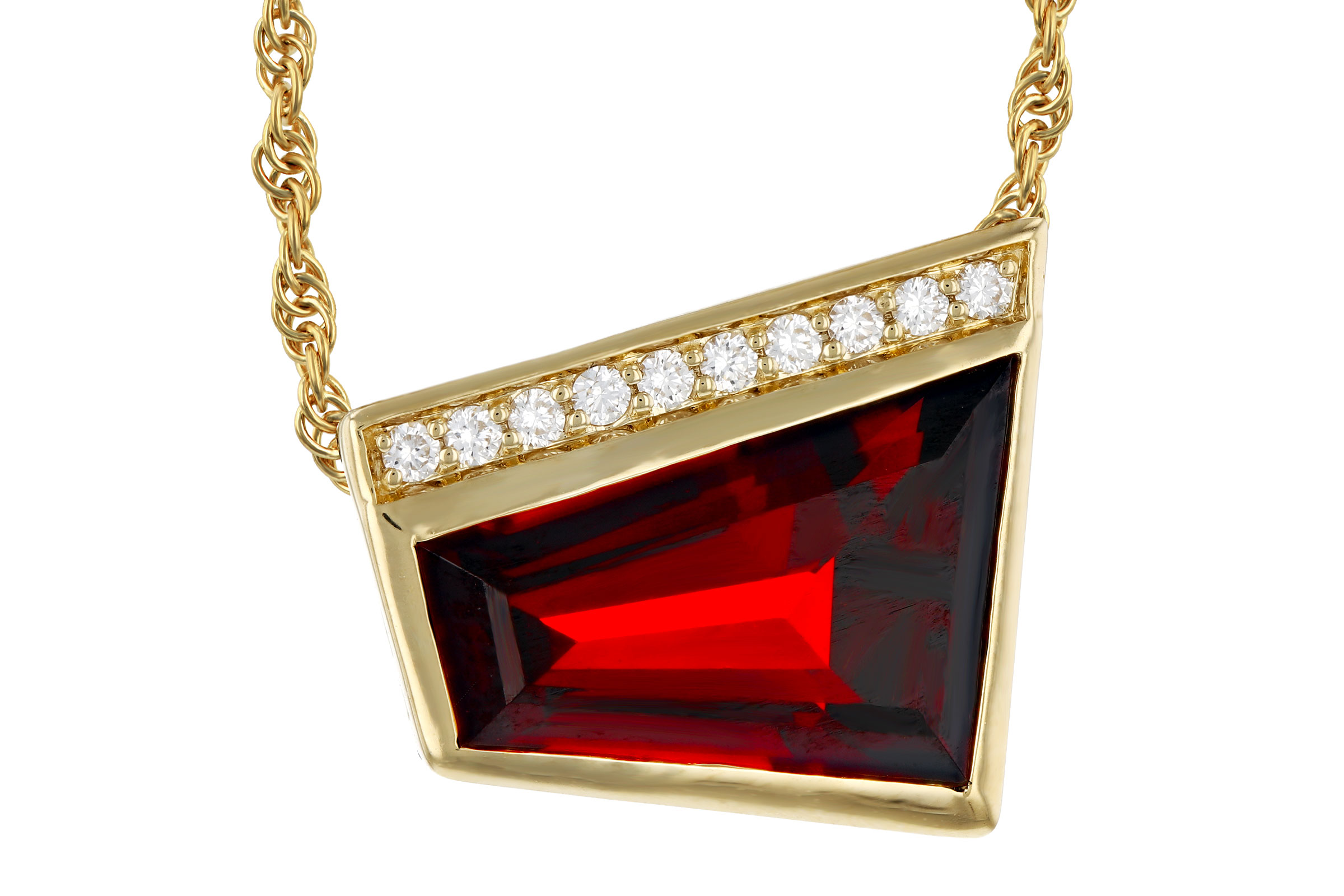 A285-02694: NECKLACE 3.92 GARNET 4.00 TGW