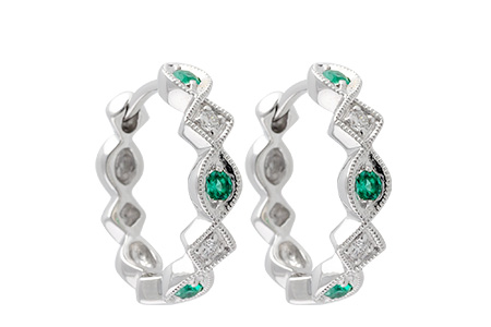 B195-92703: EARRINGS .13 EMERALD .18 TGW