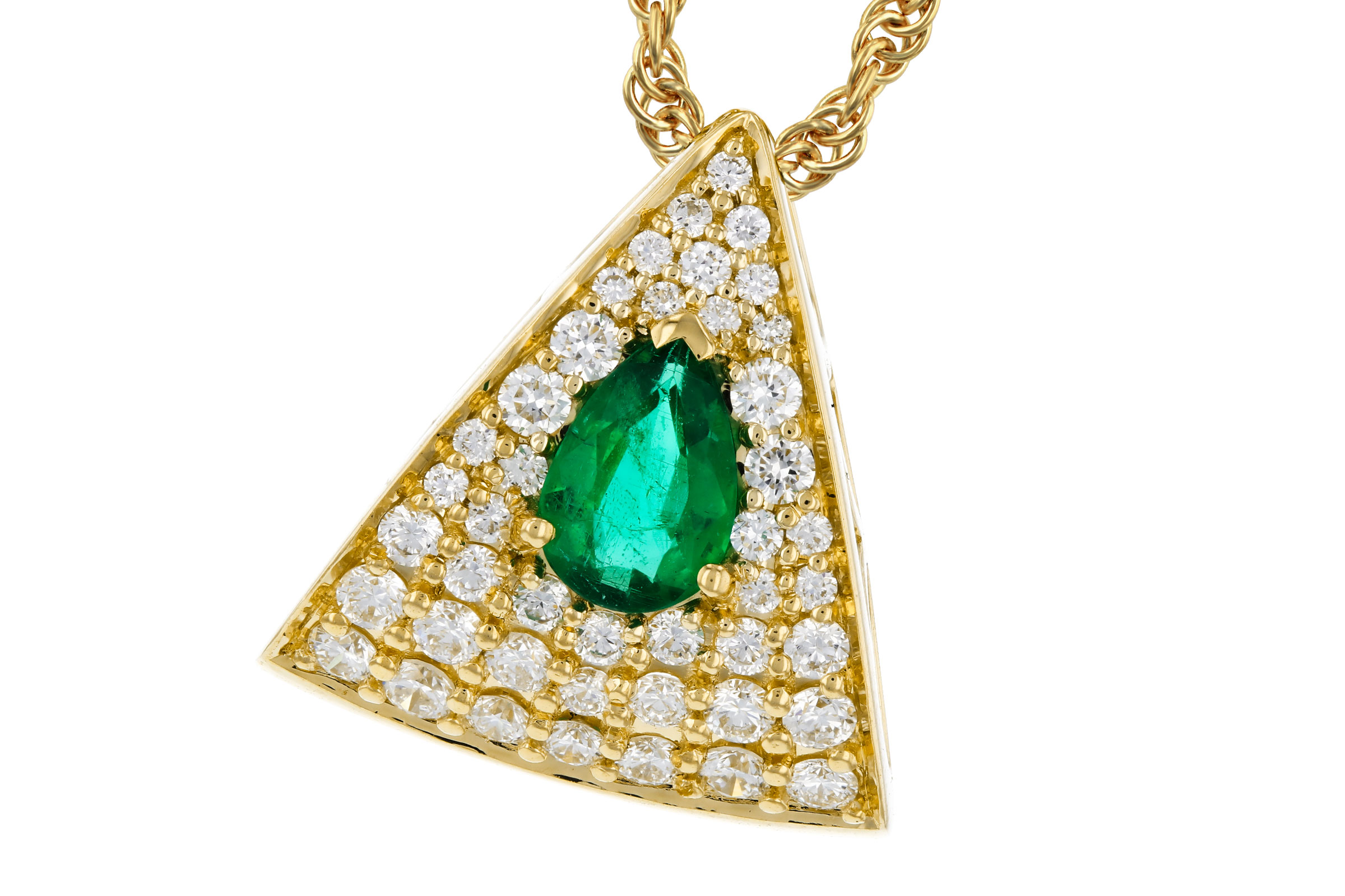 E285-02703: NECKLACE .26 EMERALD .60 TGW (6x4MM EM)