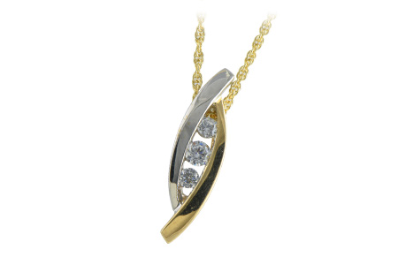 G196-90866: NECKLACE .13 BR .26 TW