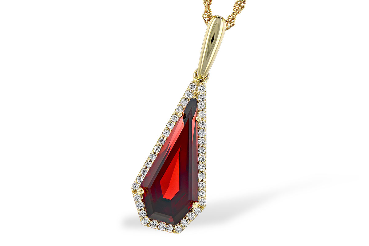 G282-29912: NECK 4.00 GARNET 4.17 TGW